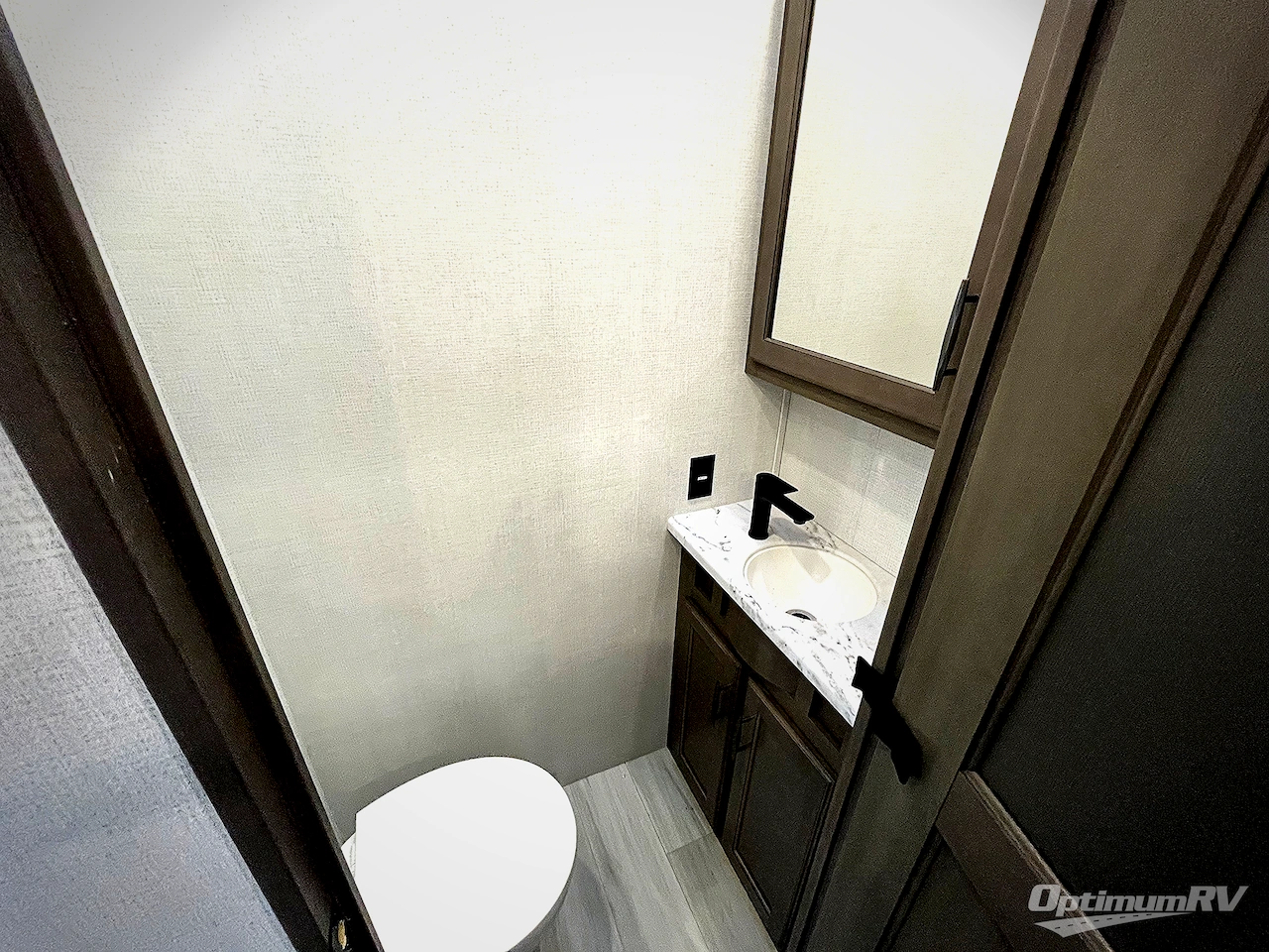 2024 Grand Design Solitude 380FL Photo 9