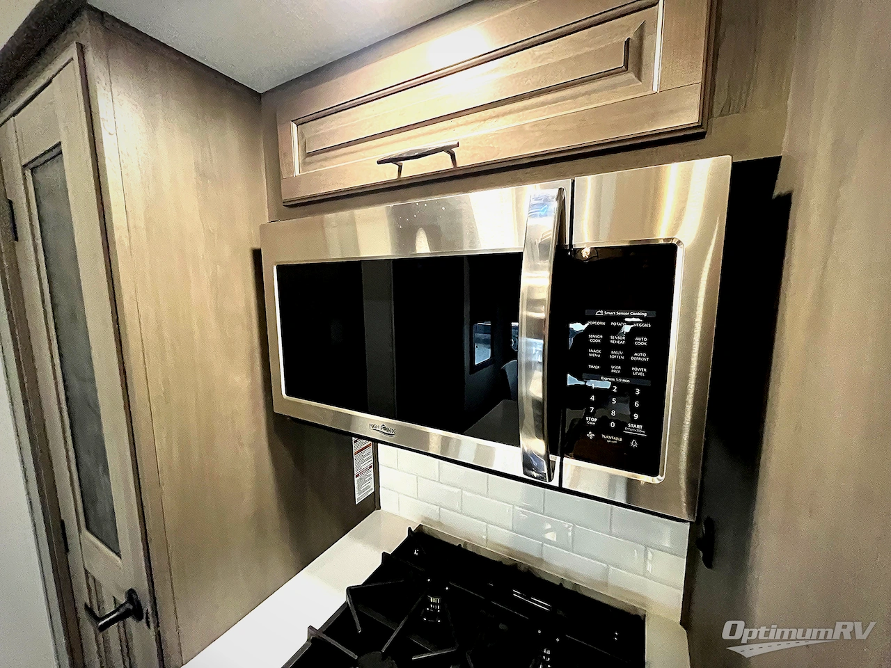2024 Grand Design Solitude 380FL Photo 10