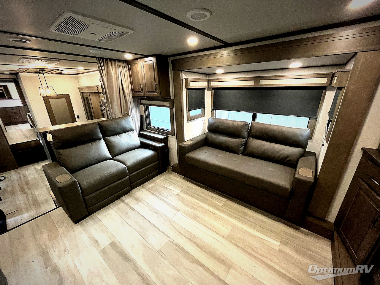 2024 Grand Design Solitude 380FL Photo 21