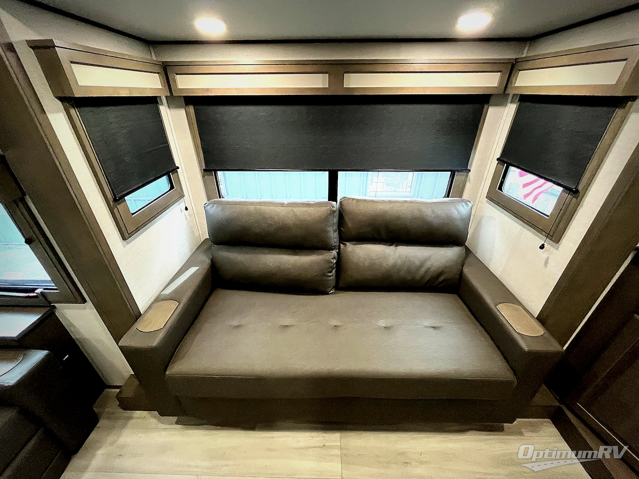 2024 Grand Design Solitude 380FL Photo 24