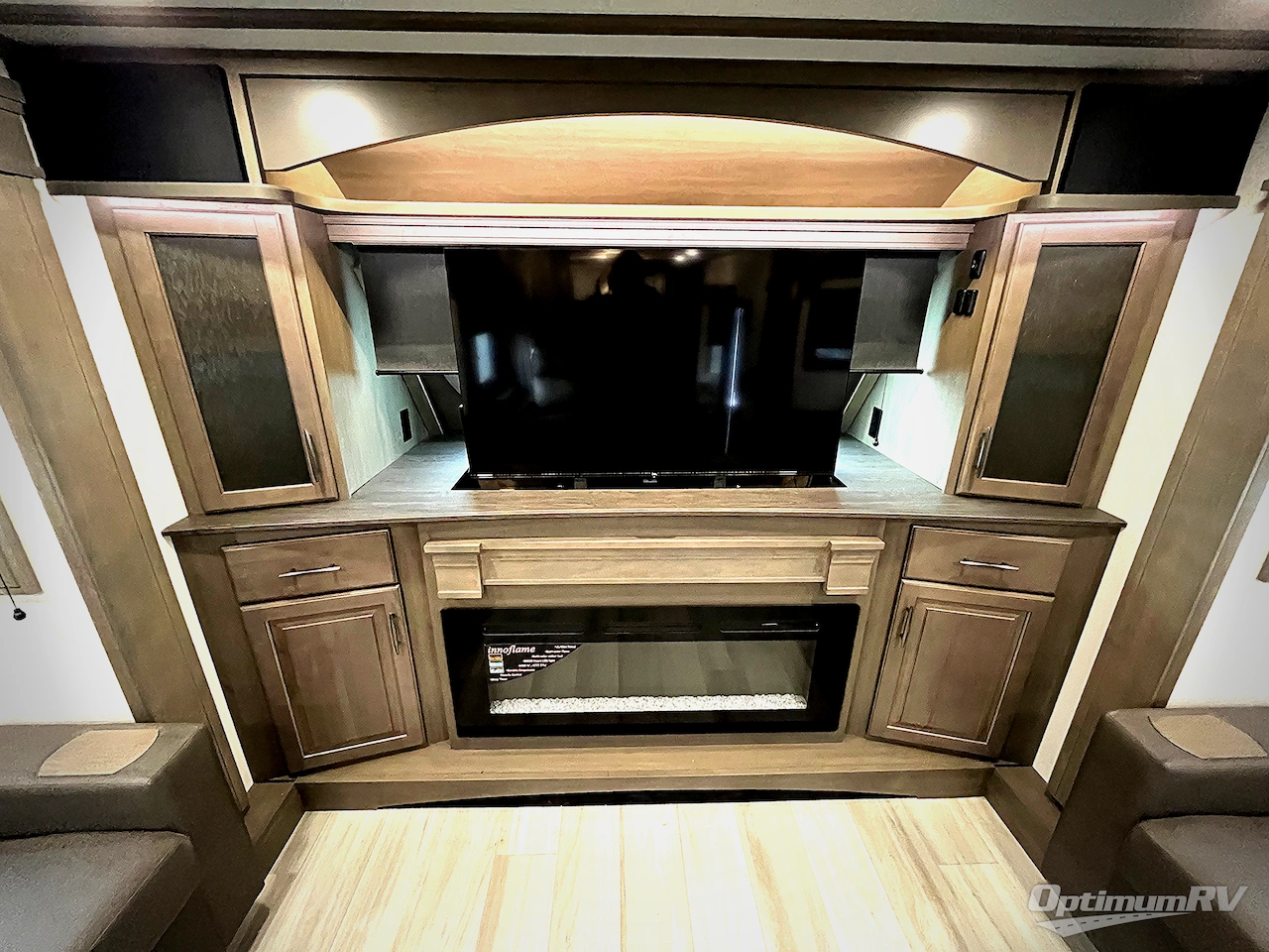 2024 Grand Design Solitude 380FL Photo 25