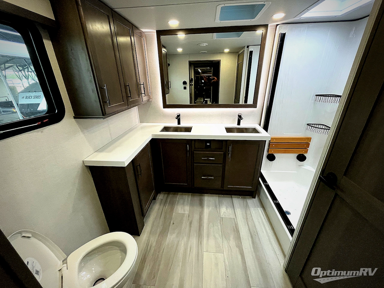 2024 Grand Design Solitude 380FL Photo 29