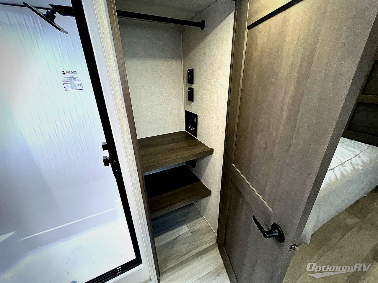 2024 Grand Design Solitude 380FL Photo 32