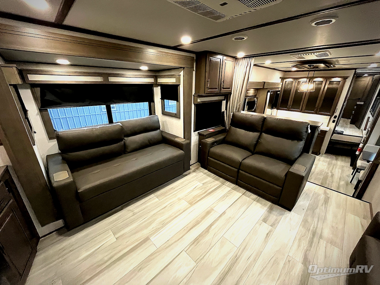 2024 Grand Design Solitude 376RD Photo 11