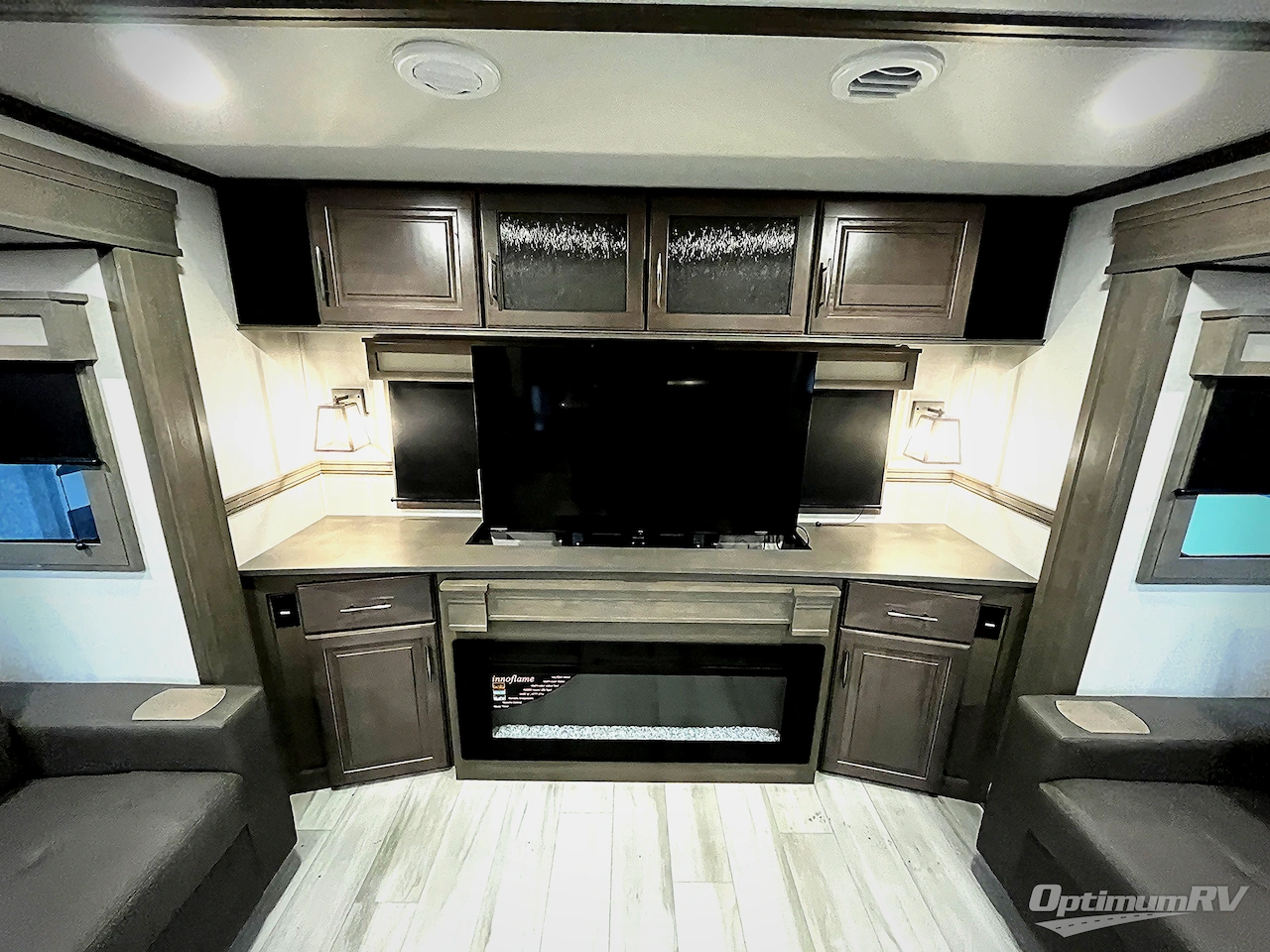 2024 Grand Design Solitude 376RD Photo 12