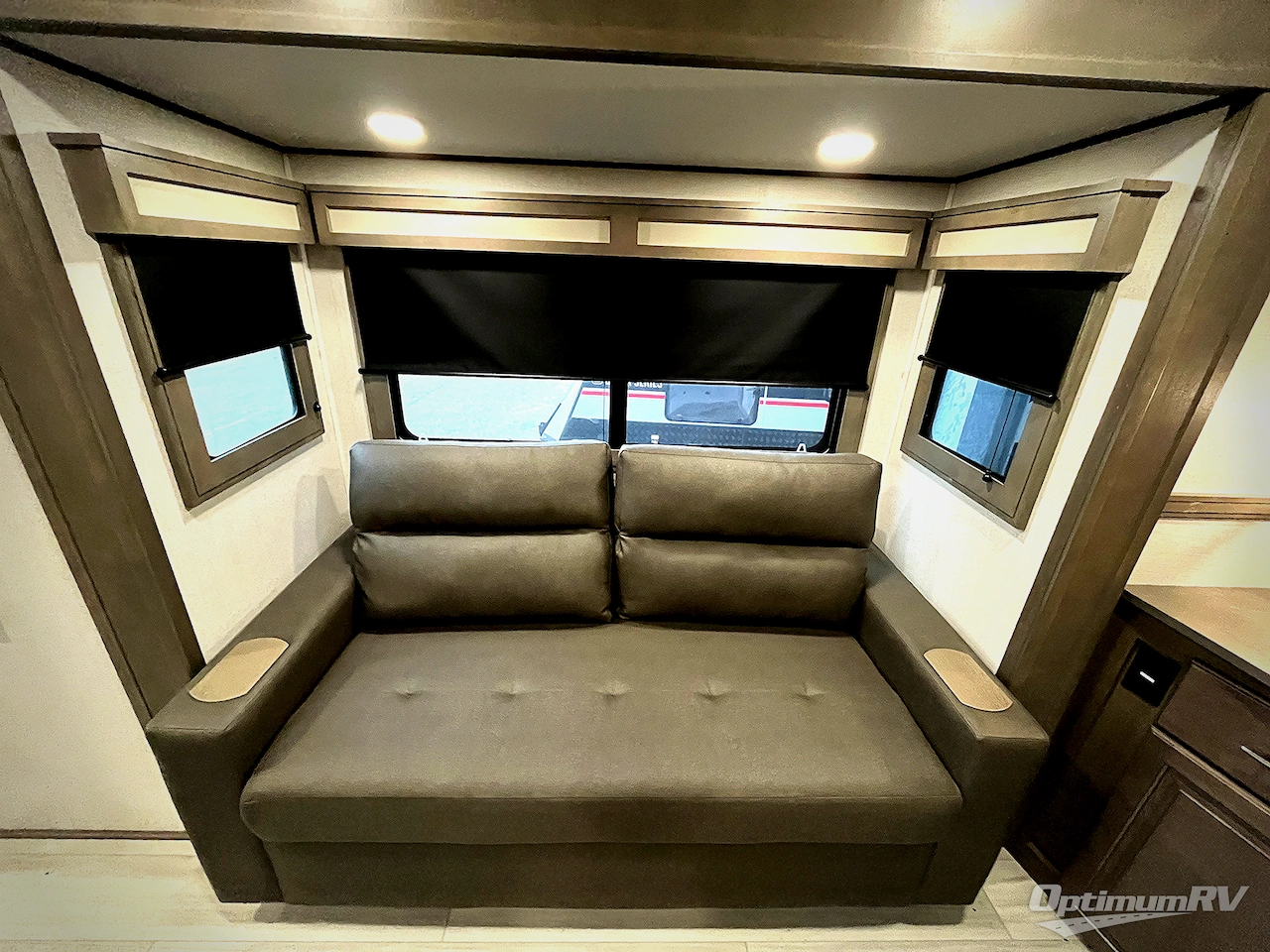 2024 Grand Design Solitude 376RD Photo 15