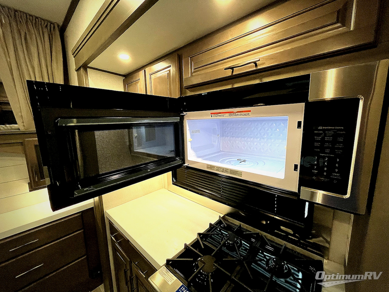 2024 Grand Design Solitude 376RD Photo 24
