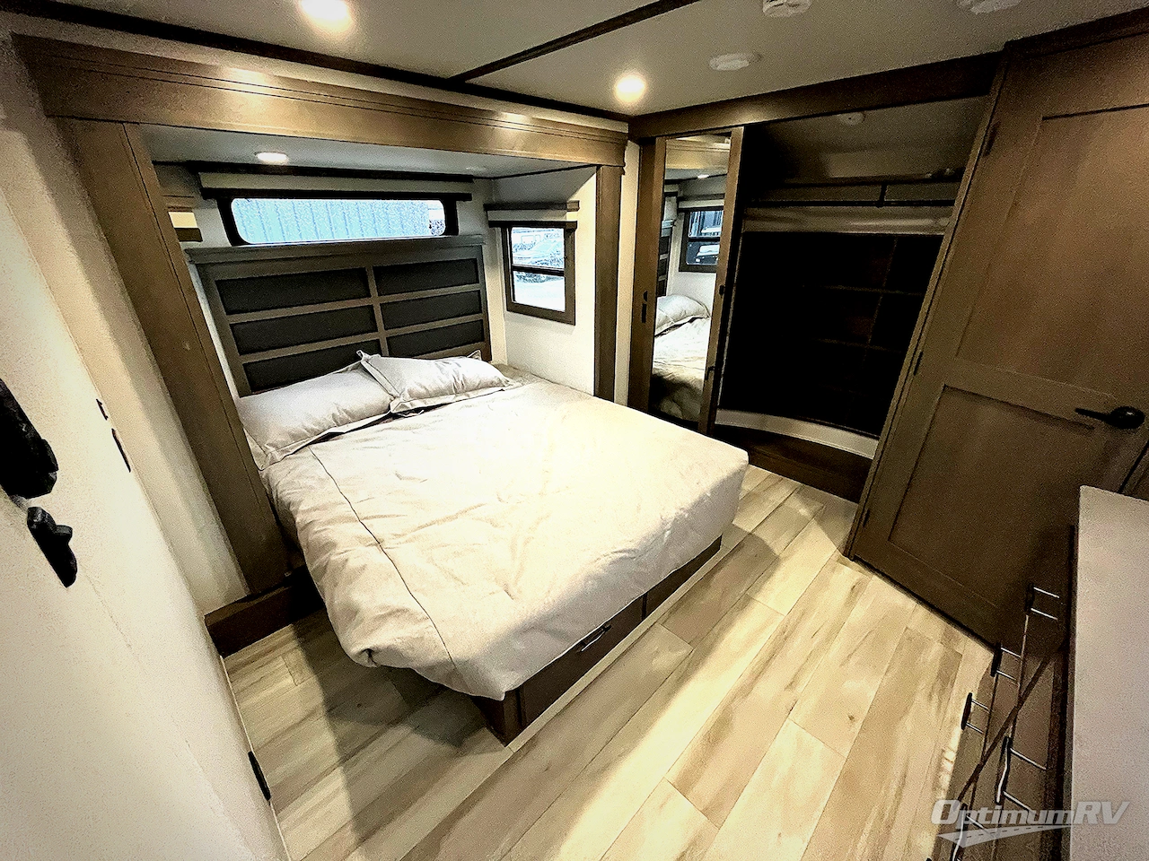 2024 Grand Design Solitude 376RD Photo 30