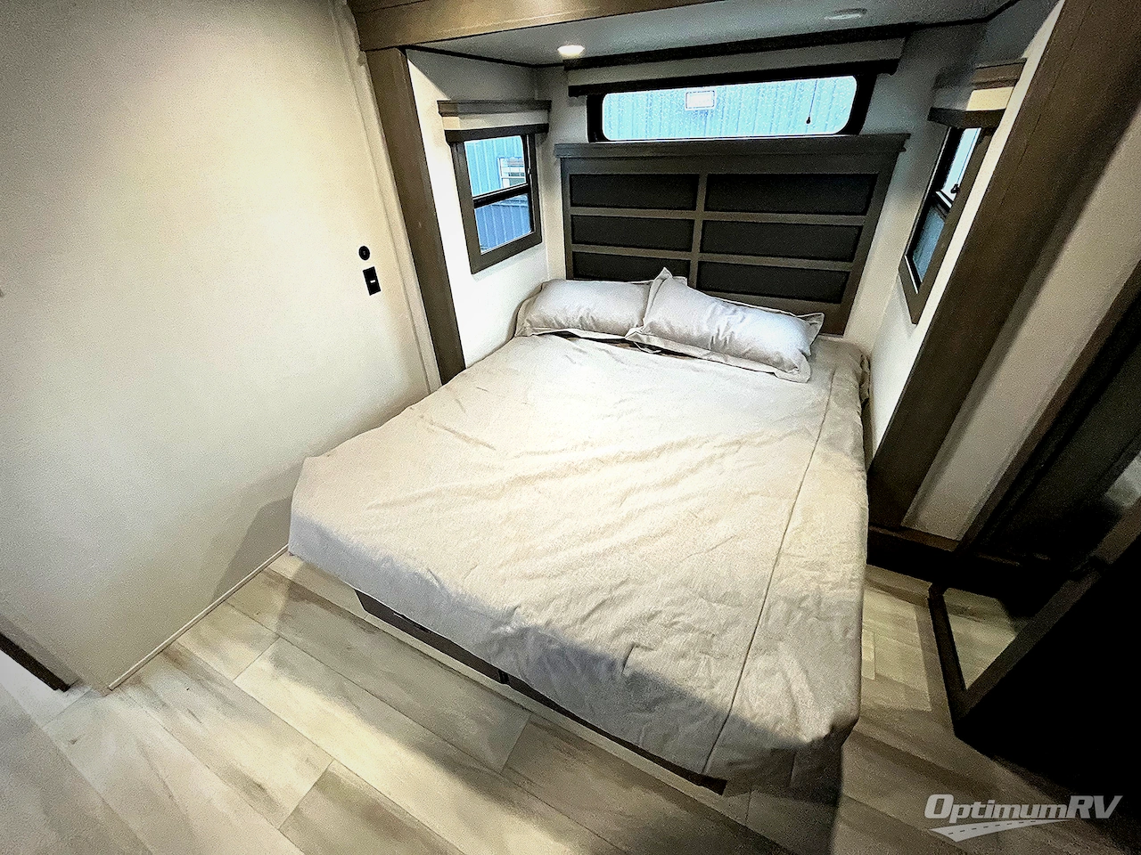 2024 Grand Design Solitude 376RD Photo 31