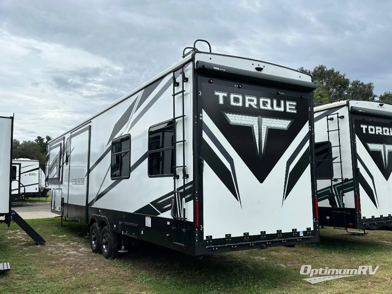 2024 Heartland Torque 384 Photo 3