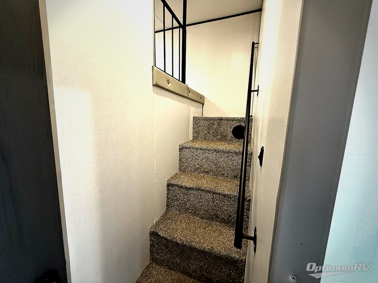 2024 Dutchmen Aspen Trail 390LOFT Photo 9