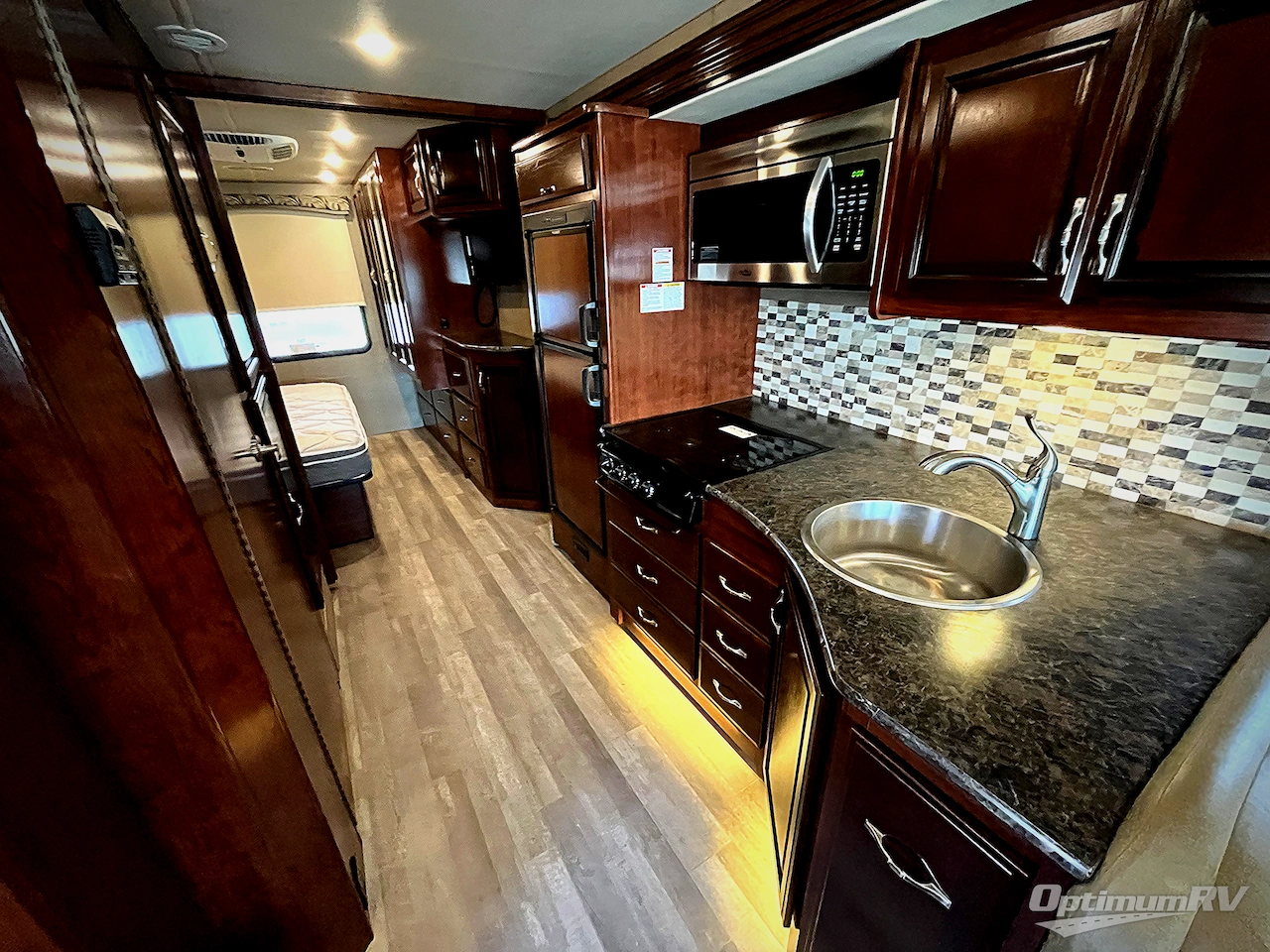 2018 Fleetwood Flair 30P Photo 7