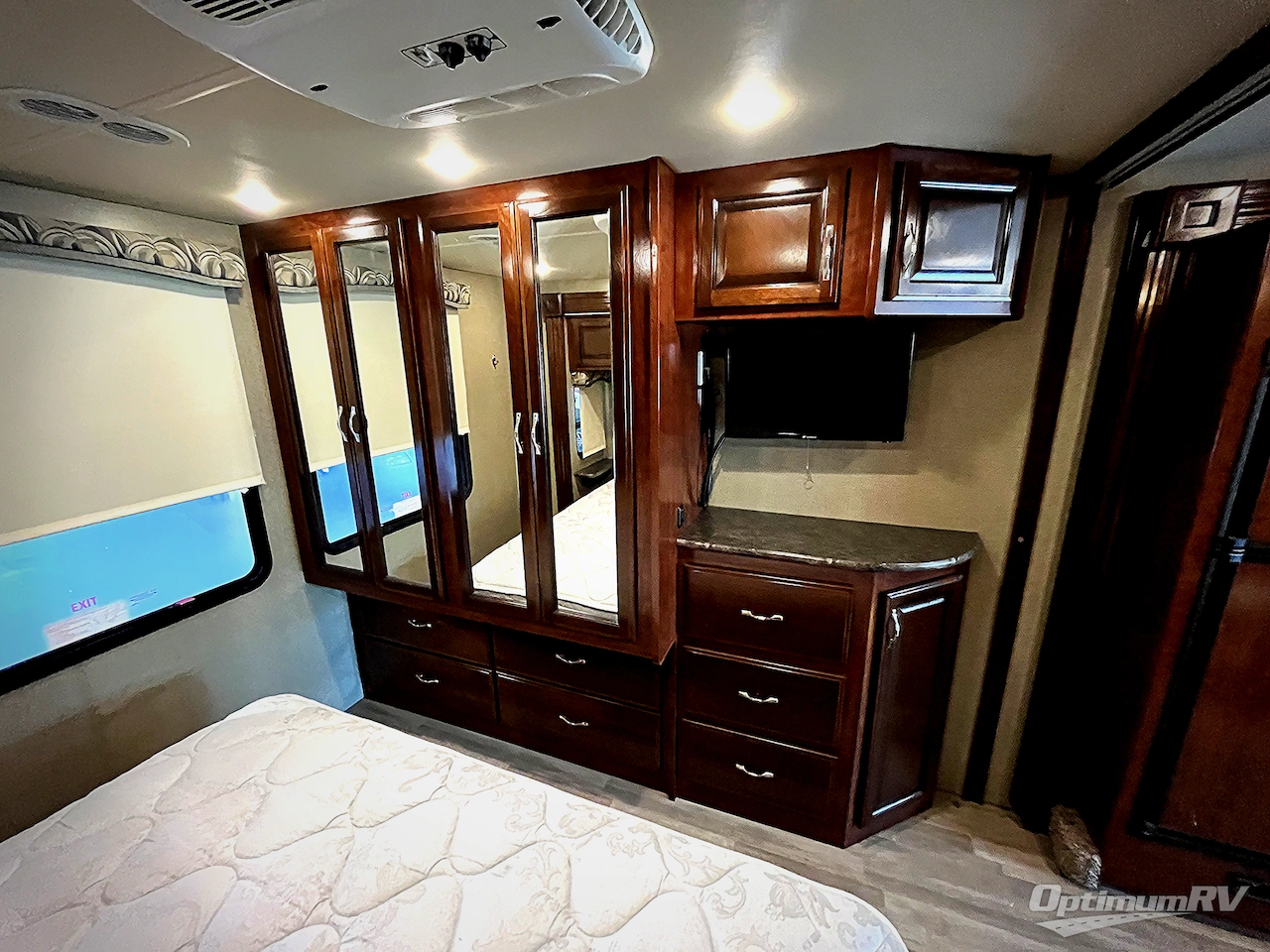 2018 Fleetwood Flair 30P Photo 18