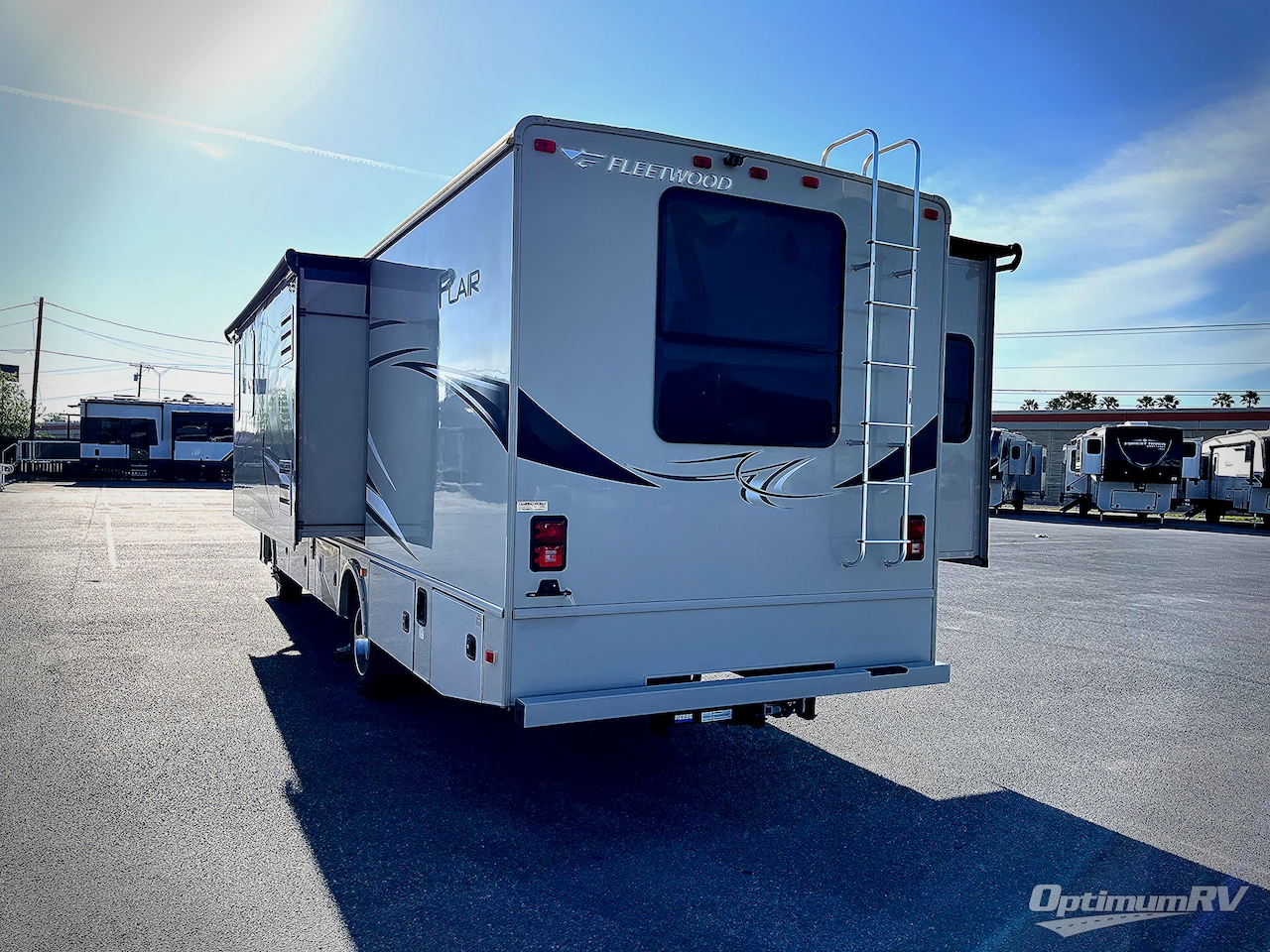 2018 Fleetwood Flair 30P Photo 3