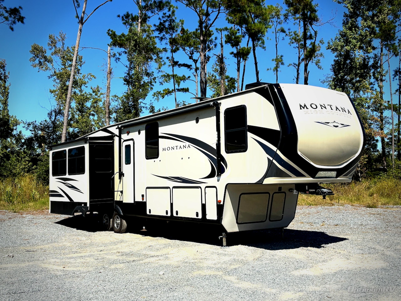 2020 Keystone Montana High Country 385BR Photo 1