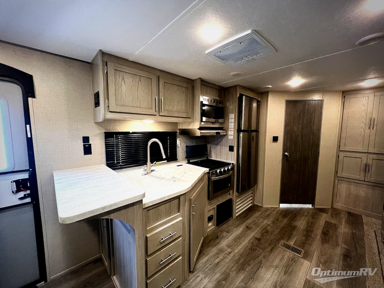 2022 Coachmen Catalina Legacy 243RBS Photo 6