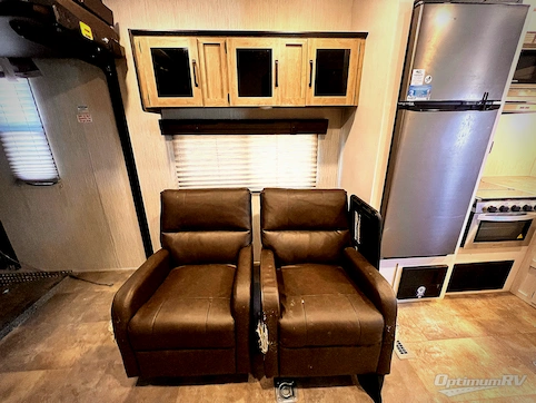 2022 Palomino Puma XLE Lite 27QBC RV Photo 2