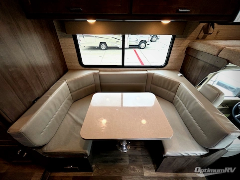 2022 Winnebago Minnie Winnie 22M RV Photo 3