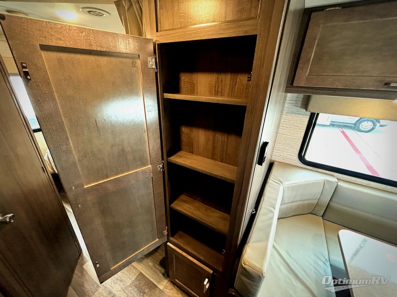 2022 Winnebago Minnie Winnie 22M Photo 10