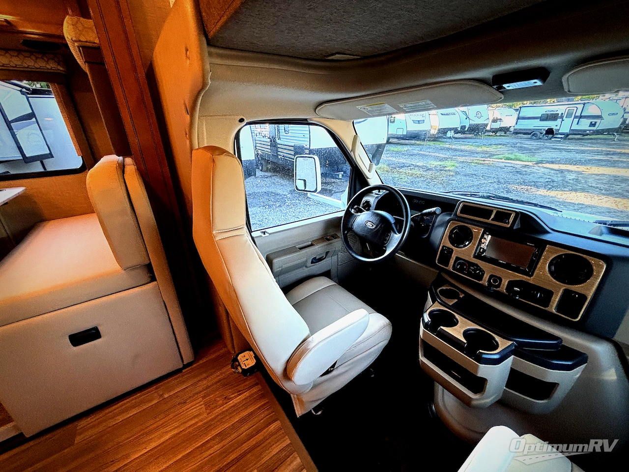 2019 Thor Quantum RC25 Photo 7