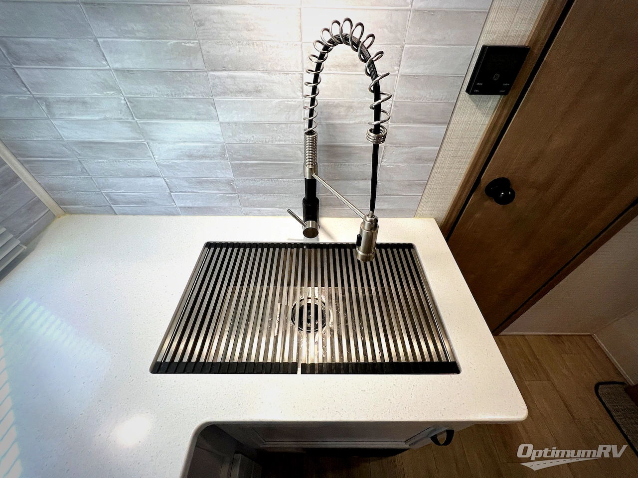 2024 Palomino SolAire 242RBS Photo 18