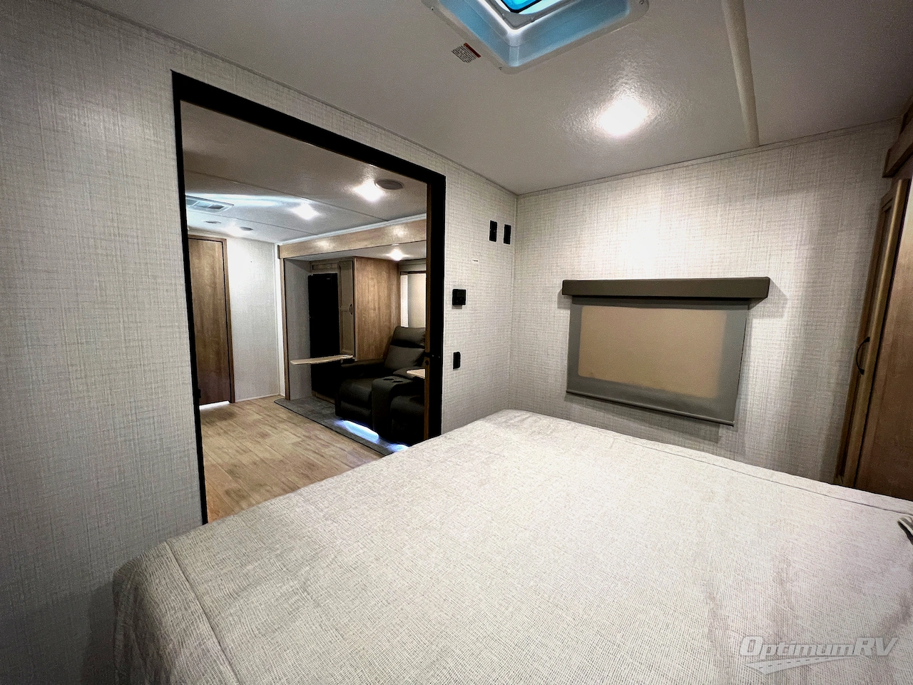 2024 Palomino SolAire 242RBS Photo 20