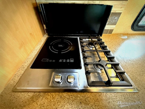 2018 Thor Four Winds 31W RV Photo 3
