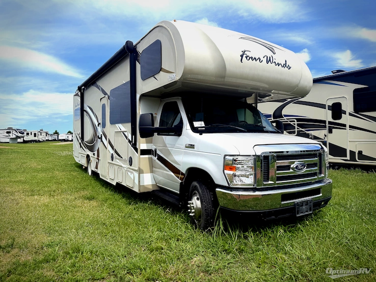 2018 Thor Four Winds 31W RV Photo 1