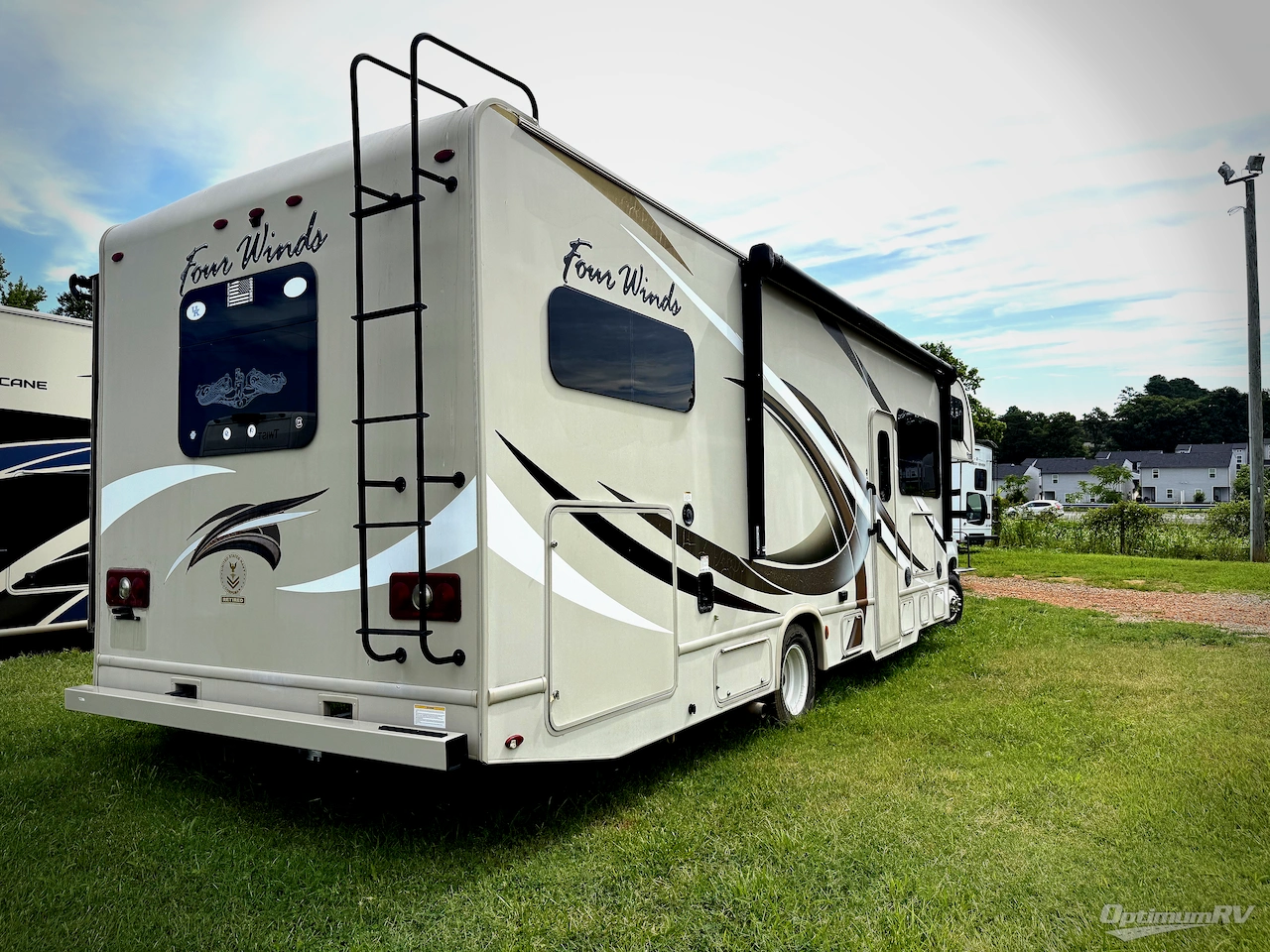 2018 Thor Four Winds 31W Photo 2
