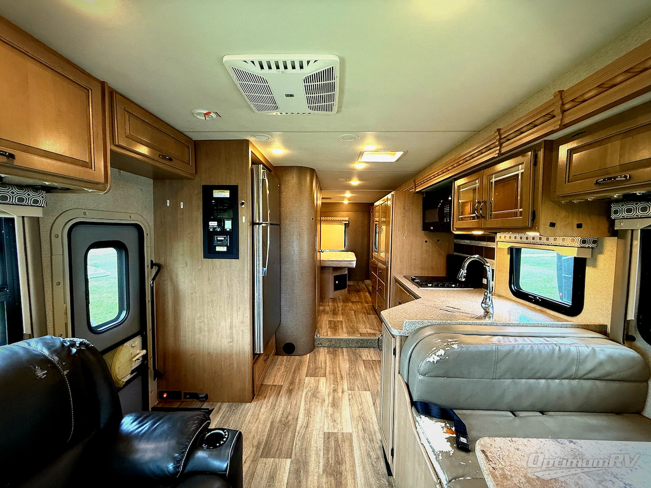 2018 Thor Four Winds 31W Photo 4