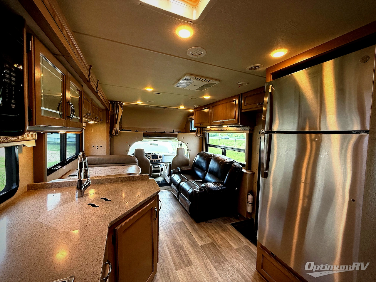 2018 Thor Four Winds 31W Photo 5