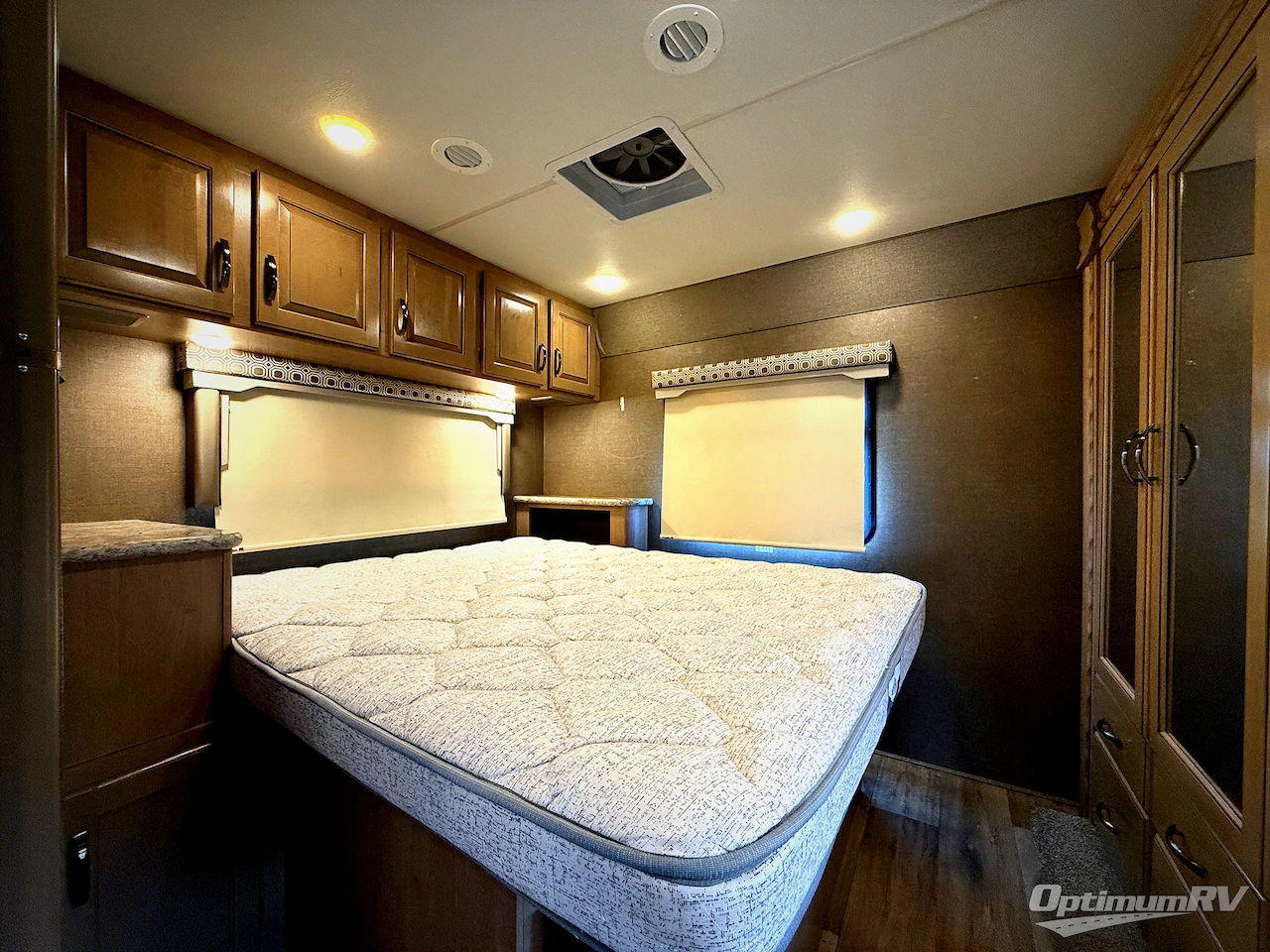 2018 Thor Four Winds 31W Photo 15
