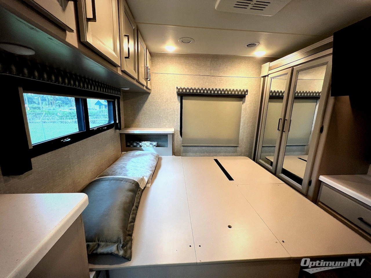 2023 Thor Quantum LF31 Photo 17