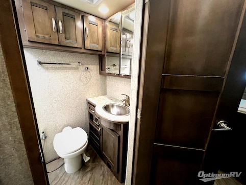 2019 Winnebago Forza 34T RV Photo 4