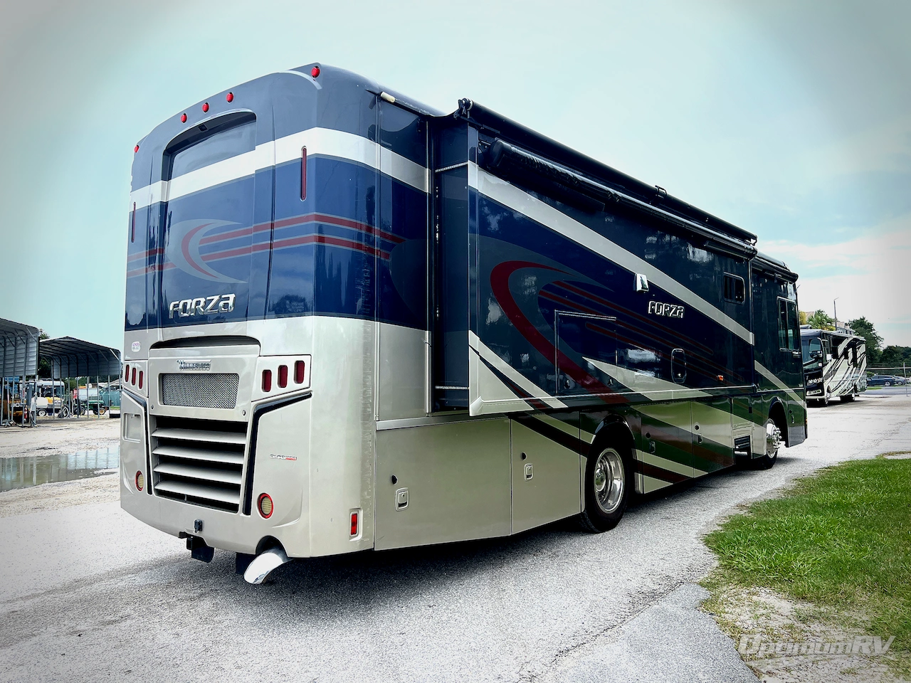 2019 Winnebago Forza 34T Photo 3