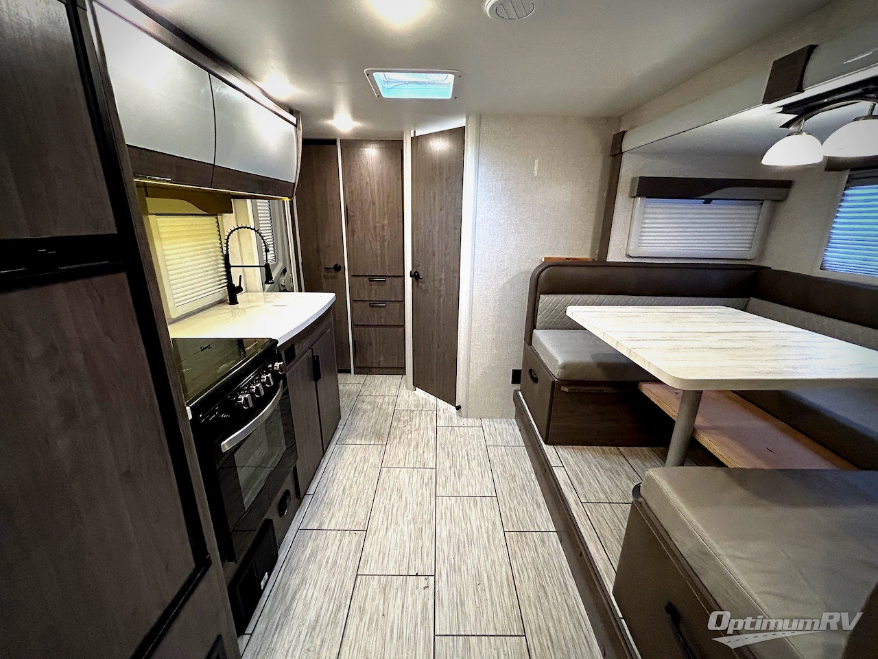 2023 Lance Lance Travel Trailers 1995 Photo 3