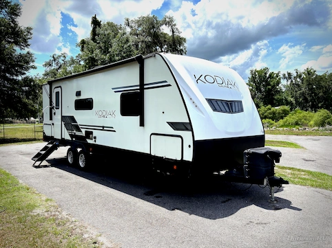 Used 2023 Dutchmen Kodiak Ultra-Lite 250BHSL Featured Photo