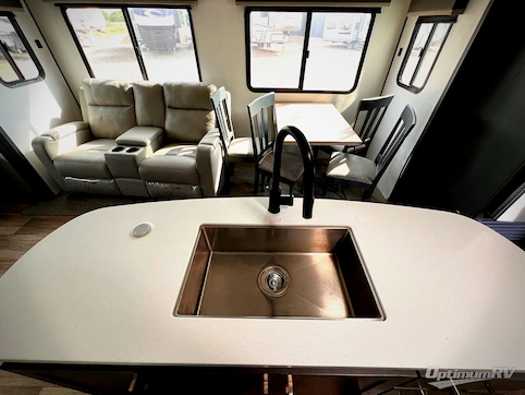 2022 Keystone Premier Ultra Lite 30RIPR RV Photo 3