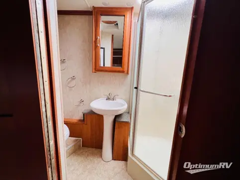 2016 Fleetwood Southwind 34A RV Photo 4