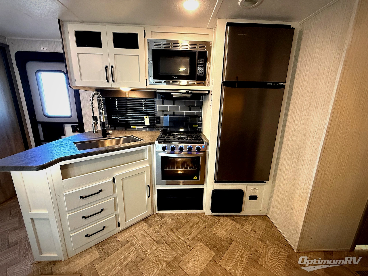 2022 Palomino Puma 32RBFQ Photo 10