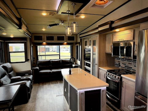 2021 Keystone Montana High Country 331RL RV Photo 2