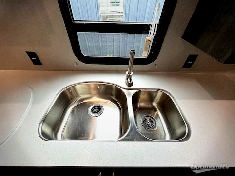 2020 Forest River Cardinal Luxury 3750BKX RV Photo 3