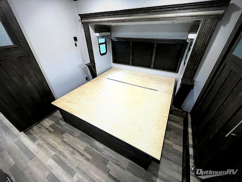2020 Forest River Cardinal Luxury 3750BKX RV Photo 4