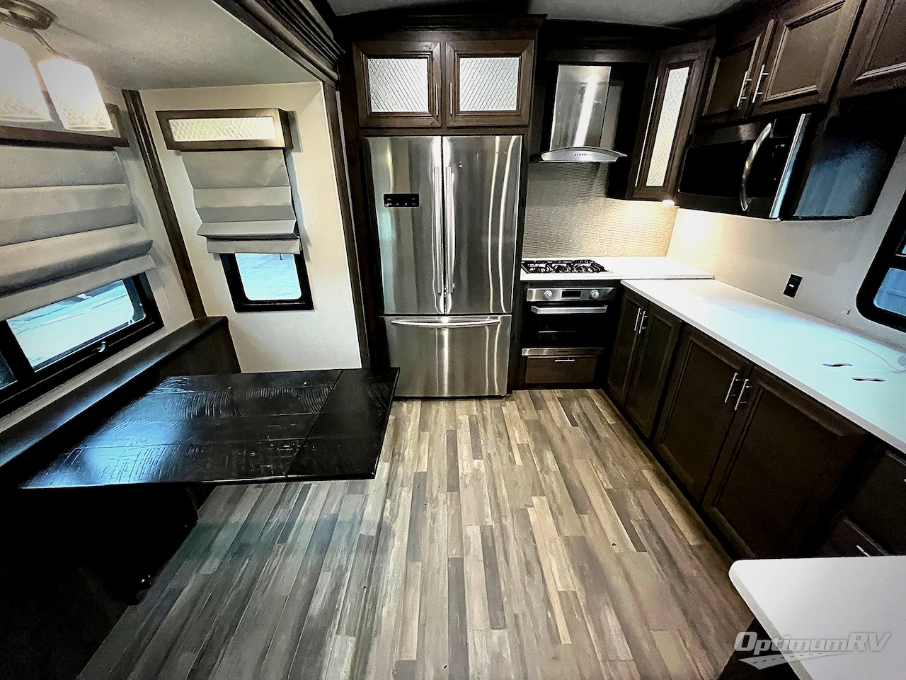 2020 Forest River Cardinal Luxury 3750BKX Photo 8