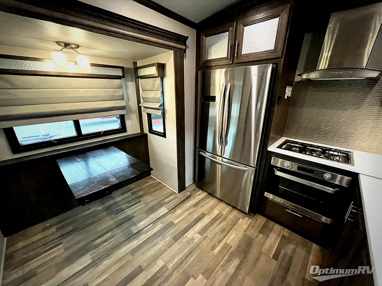 2020 Forest River Cardinal Luxury 3750BKX Photo 9