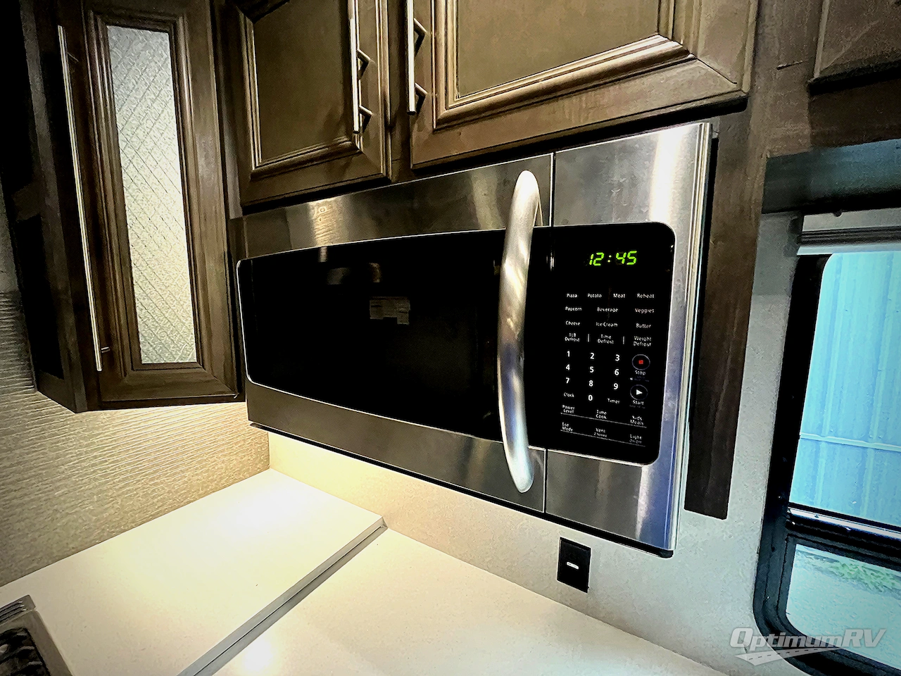 2020 Forest River Cardinal Luxury 3750BKX Photo 16