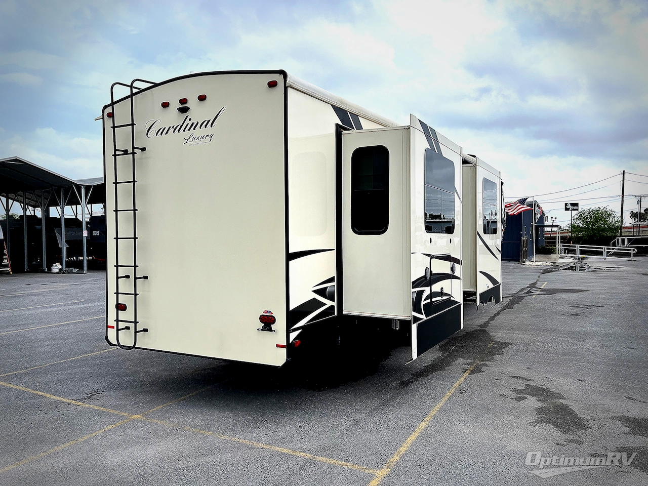 2020 Forest River Cardinal Luxury 3750BKX Photo 2