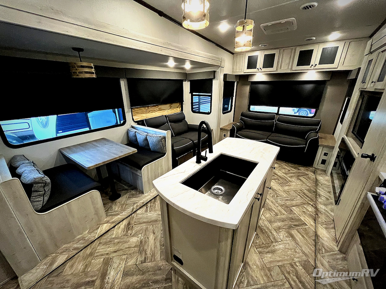 2023 Forest River Wildcat 369MBL Photo 5