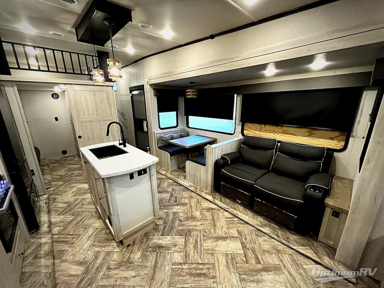 2023 Forest River Wildcat 369MBL Photo 6