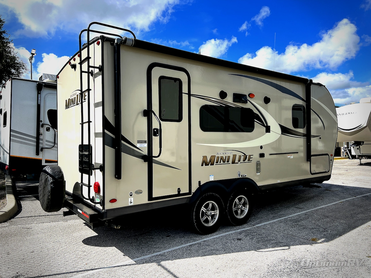 2021 Forest River Rockwood Mini Lite 2109S Photo 3